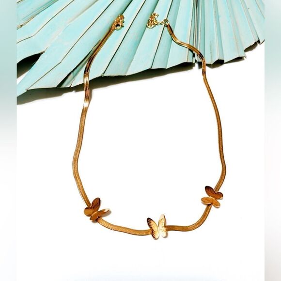 Gold butterfly necklace S201 - Picture 2 of 4